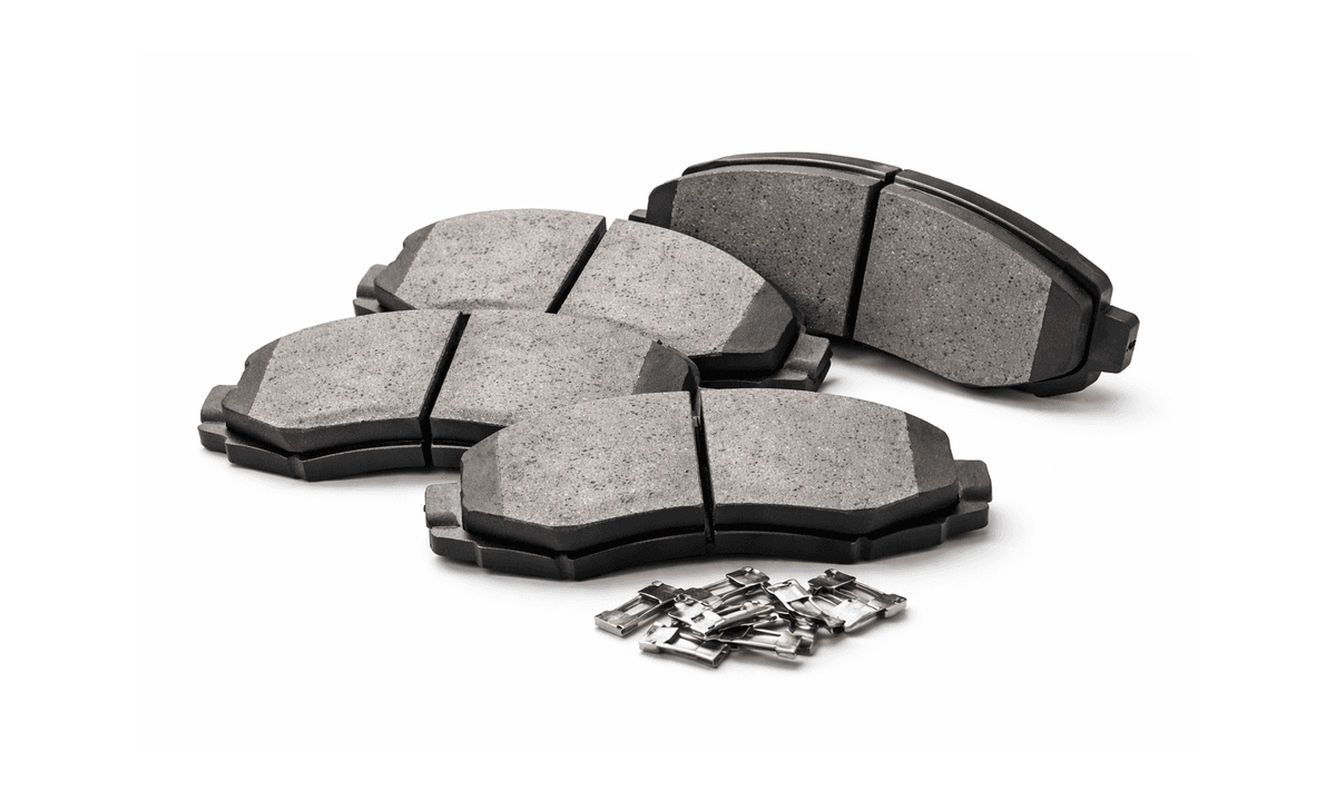 Ceramic brake pads for passenger vehicles, semi-metallic compound with copper-free formulation
